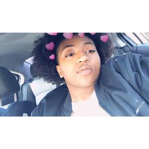 Meet your Posher, Dee